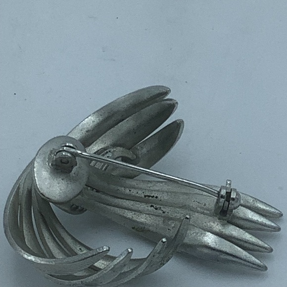 Silver Swirl Brooch - Picture 4 of 6